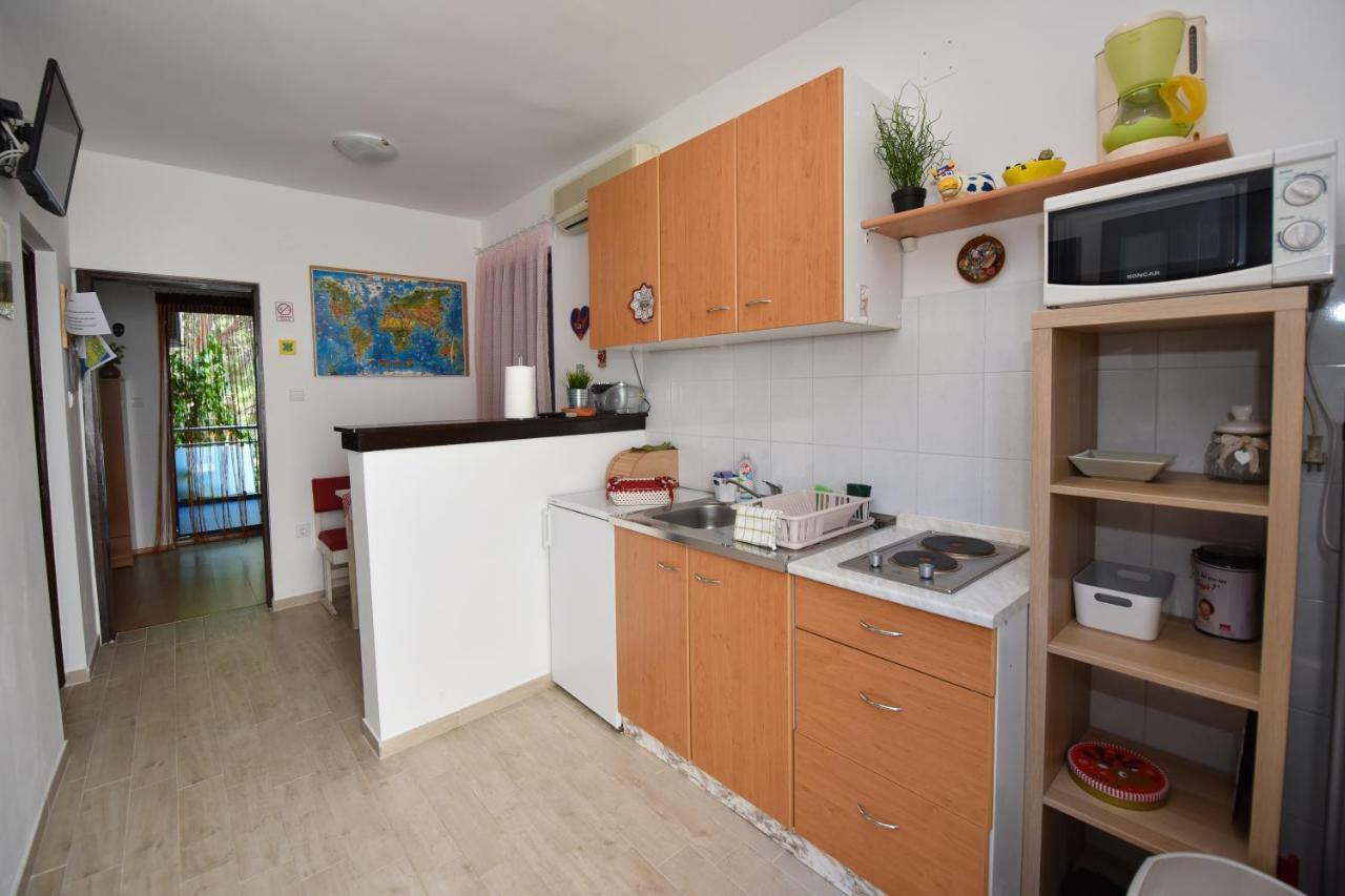 Apartments Enya Novalja Exterior photo